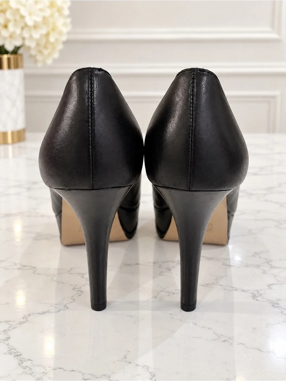 Fendi Gold FF Logo Black Leather Platform Pumps Heels – Size 37.5